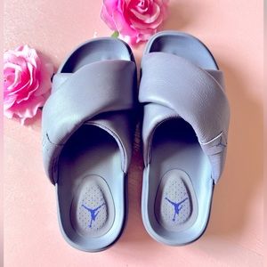 Jordan Sophia - Women’s slides - Canyon Purple/ Dark Concord/Black size 8